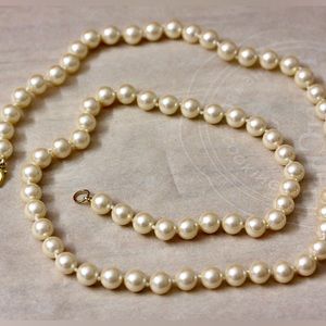 32" long pearl necklace classic yellow pearls
